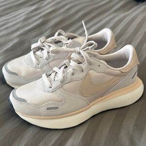 New, unused, no tags Nike Phoenix Waffle shoes